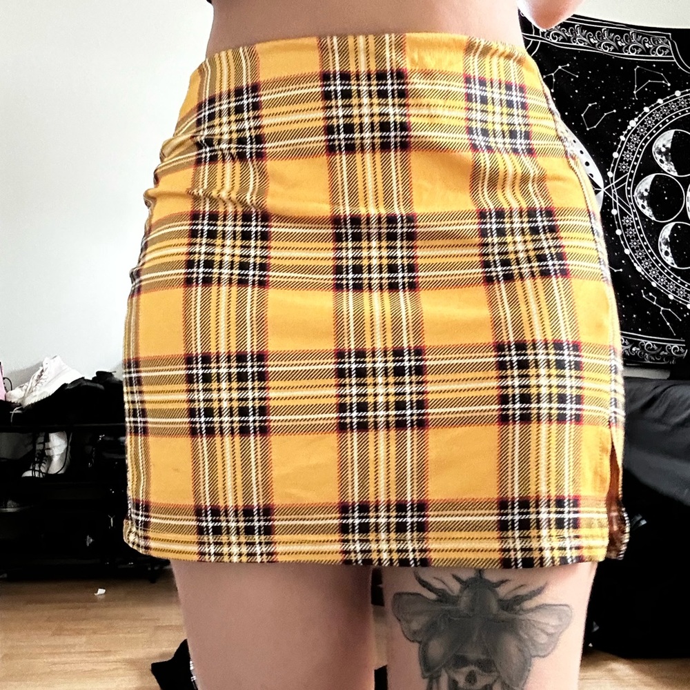 Rue21 mini yellow plaid bodycon skirt